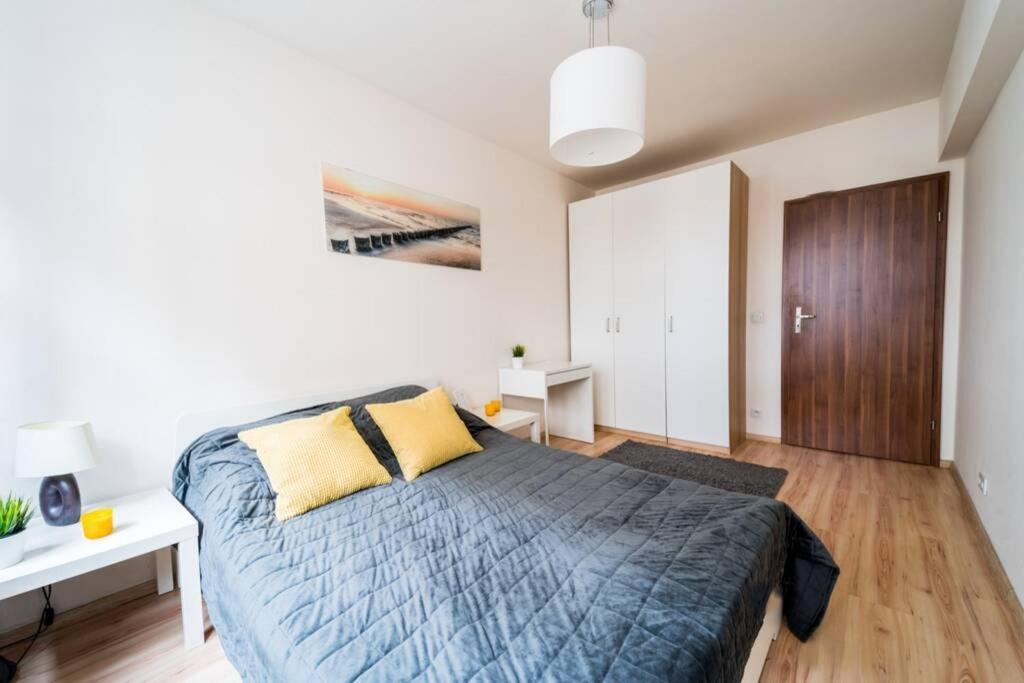 3 Rooms Big Apartment - 150 M Town Hall - Nice Design Βρότσλαβ Εξωτερικό φωτογραφία