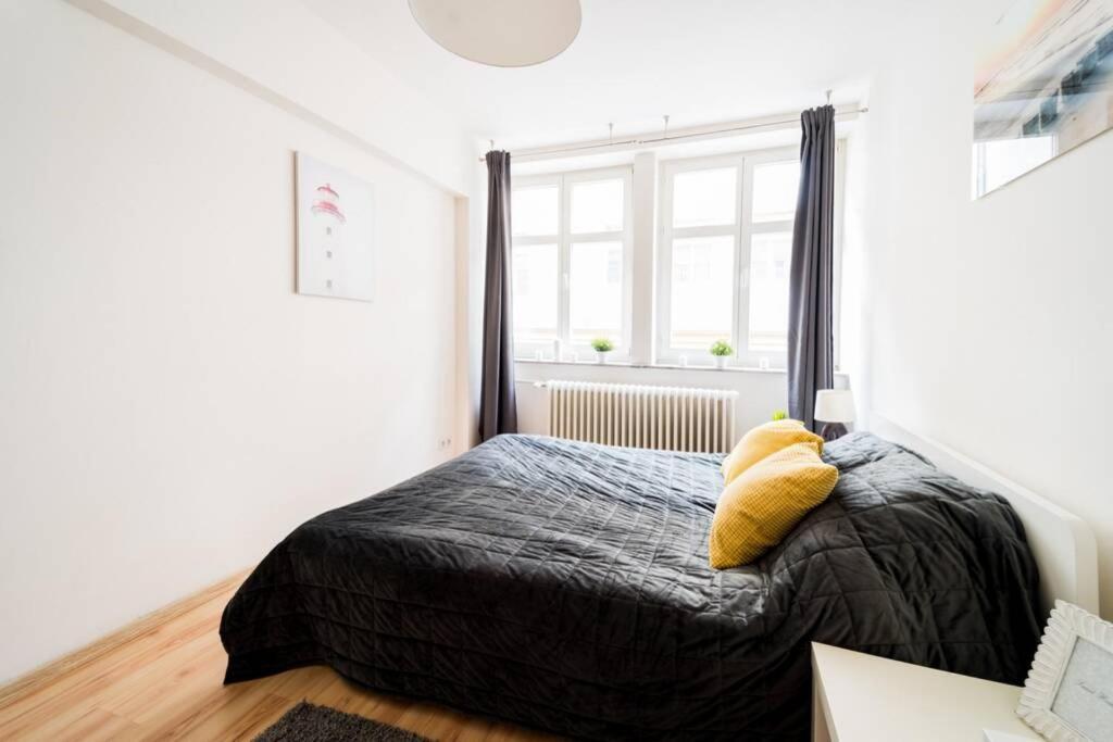 3 Rooms Big Apartment - 150 M Town Hall - Nice Design Βρότσλαβ Εξωτερικό φωτογραφία